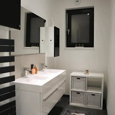 Detente Au Sommet Apartman
